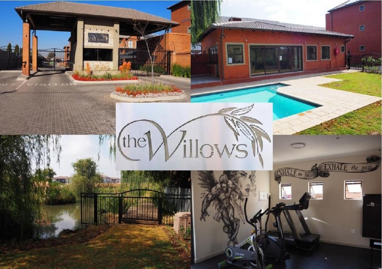 Or Tambo Self Catering Apartments, The Willows Боксбург Екстериор снимка