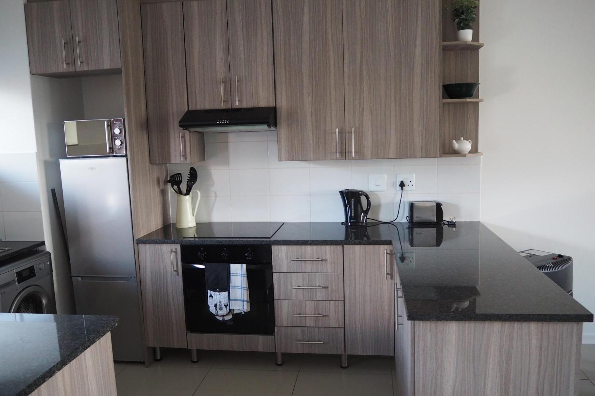 Or Tambo Self Catering Apartments, The Willows Боксбург Екстериор снимка