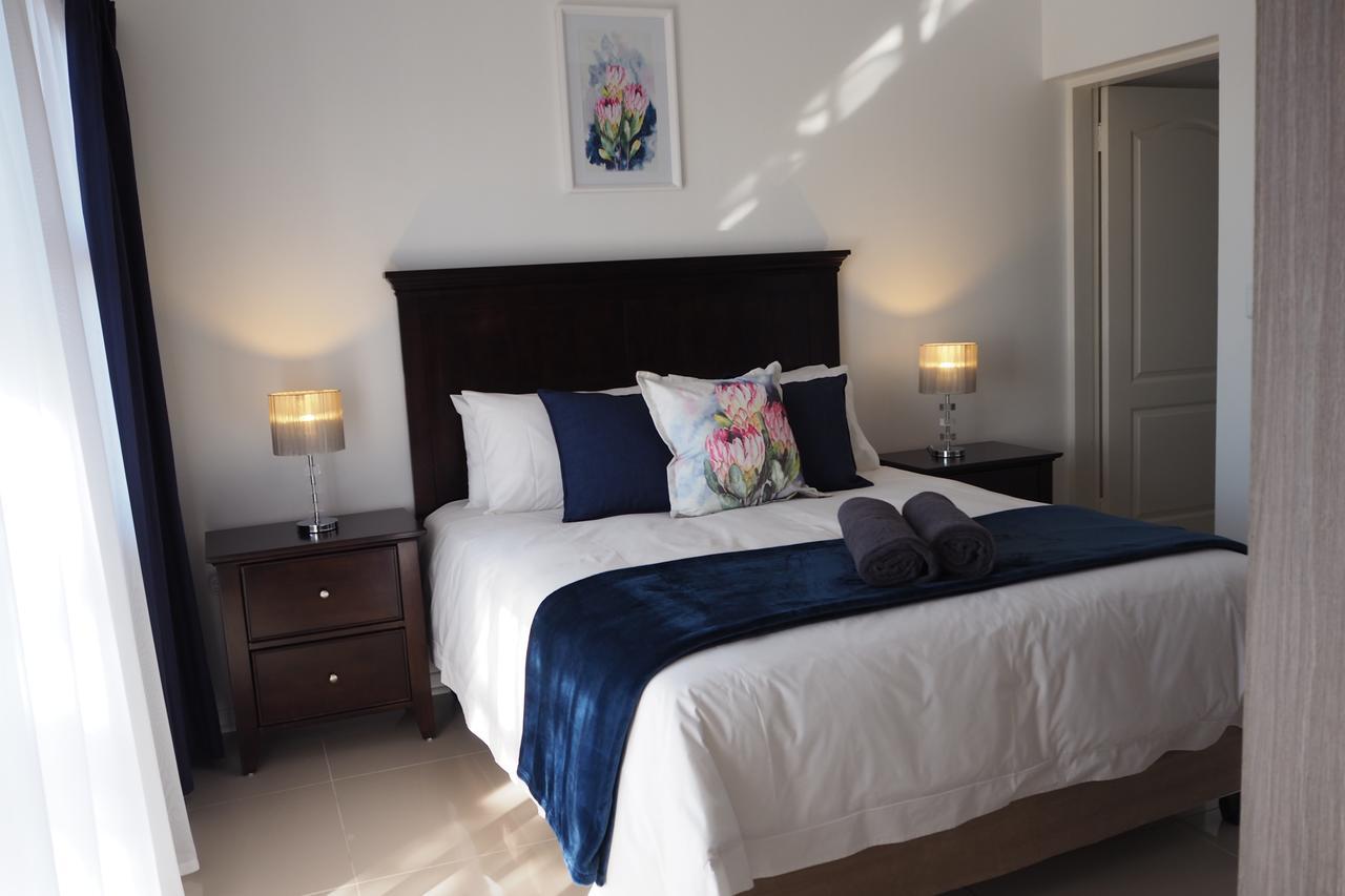 Or Tambo Self Catering Apartments, The Willows Боксбург Екстериор снимка